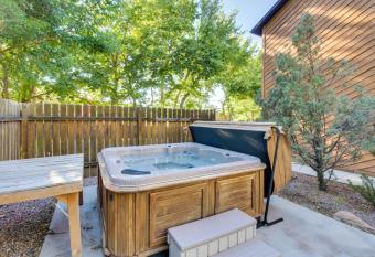 Modern Mesa #6 has Balcony rooms