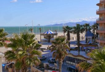 R  sidence Maricel has Balcony rooms