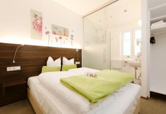Velden24 - create your own stay has Balcony rooms