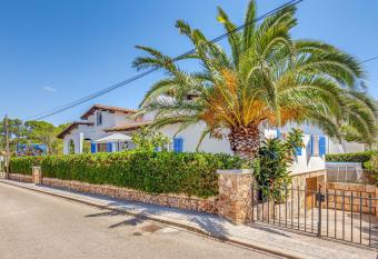 Villa Cala Figuera has Balcony rooms