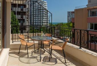 Apartments Flora 1 has Balcony rooms
