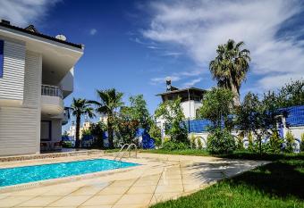 Villa Bodrum allows 18 year olds to book a room