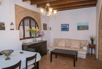 Fabulosa, Casa Mud  jar. Centro Hist  rico. has Balcony rooms