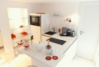 Hideaway Work & Relax, HOMEOFFICE, W-LAN allows 18 year olds to book a room