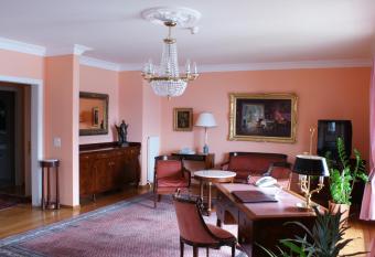 Hotel Victoria Glion has Balcony rooms