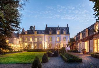 Le Clos d Amboise allows 18 year olds to book a room