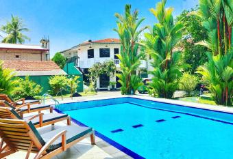 Sammy s Rest Inn has Balcony rooms