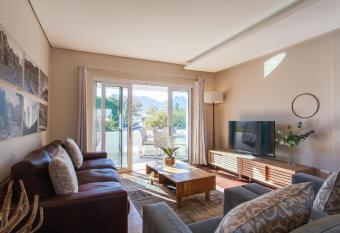 109 on Dorp allows 18 year olds to book a room