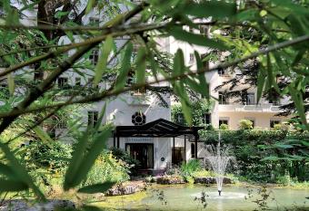 Le Grand H  tel - Domaine De Divonne has Balcony rooms