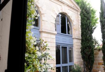 H  tel La Maison Bord eaux has Balcony rooms