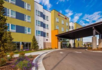 Best Western Plus Peppertree Nampa Civic Center Inn allows 18 year olds to book a room