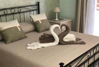 Maison Bijou B&B has Balcony rooms