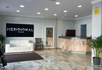 Hotel Trafalgar allows 18 year olds to book a room