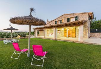 Can Ferrer has Balcony rooms