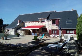 gite  has Balcony rooms