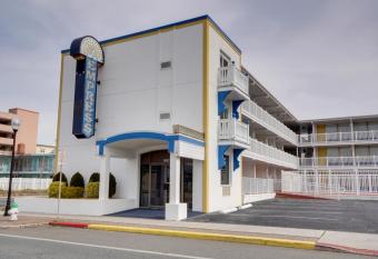 Empress Motel has Balcony rooms
