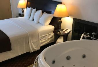 Gold Pan Lodge allows 18 year olds to book a room