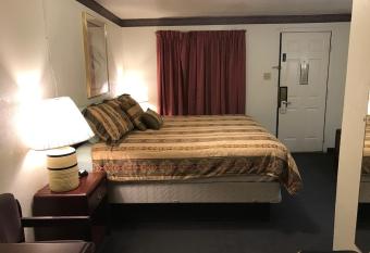 Budget Inn of Brownfield allows 18 year olds to book a room