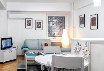 Magnolia Apartments allows 18 year olds to book a room