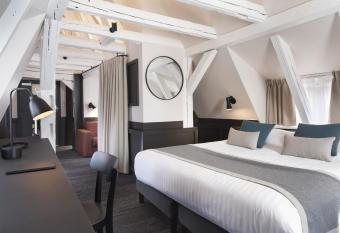 H  tel Du Dragon has Balcony rooms