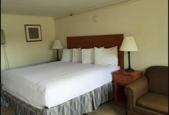 Sea Latch Inn has Balcony rooms