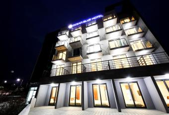 Jeju Jungmun Ocean Blue Hotel has Balcony rooms