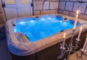 Apartments Cezar has Smoking/Balcony rooms