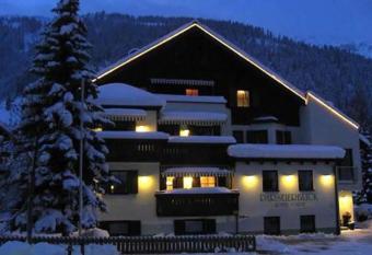 Parseierblick allows 18 year olds to book a room