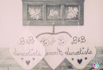 Lunartista allows 18 year olds to book a room