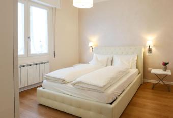 Les Suites has Balcony rooms