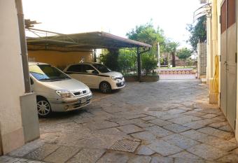 Garden House Ercolano has Balcony rooms