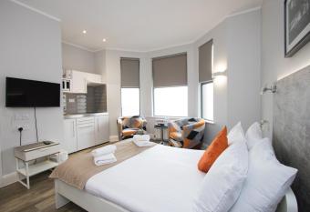 Westciti Caroco Aparthotel allows 18 year olds to book a room