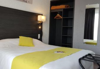 Cit Hotel Le Challans has Balcony rooms