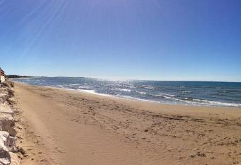 Ellumara has Balcony rooms