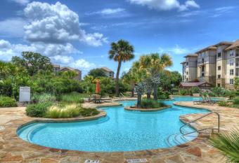 Horseshoe Bay Apartments has Balcony rooms