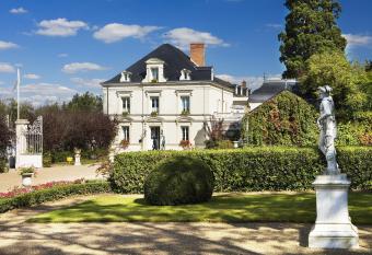H  tel Le Choiseul has Balcony rooms