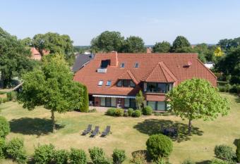 Pension Heuer allows 18 year olds to book a room