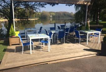L Auberge du Lac has Balcony rooms