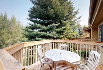 Snow Creek 1510 has Balcony rooms