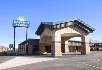 Days Inn & Suites by Wyndham Trinidad has Smoking rooms