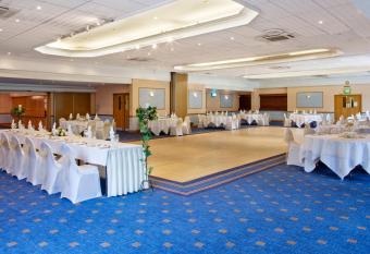 Holiday Inn Newport, an IHG Hotel allows 18 year olds to book a room