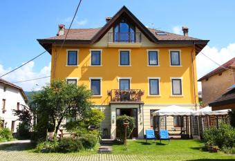 Locanda Aurora has Balcony rooms