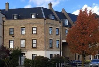 Upton Country Park Guest House allows 18 year olds to book a room