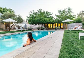 Duchamp Hotel - Downtown Healdsburg has Balcony rooms