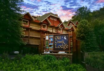 Old Creek Lodge has Balcony rooms