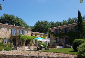 Le Mas Vigneron allows 18 year olds to book a room