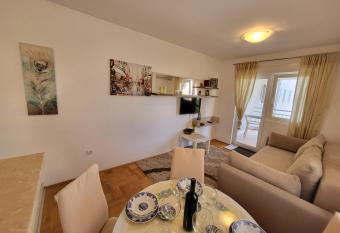 Apartment Rachel has Balcony rooms