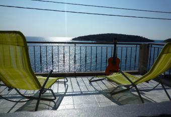 Apartments Komaic has Balcony rooms