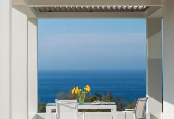 Sofia Luxury Villas has Balcony rooms