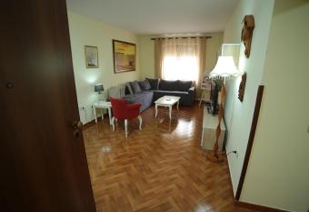 Bujtina Shqiptare has Balcony rooms